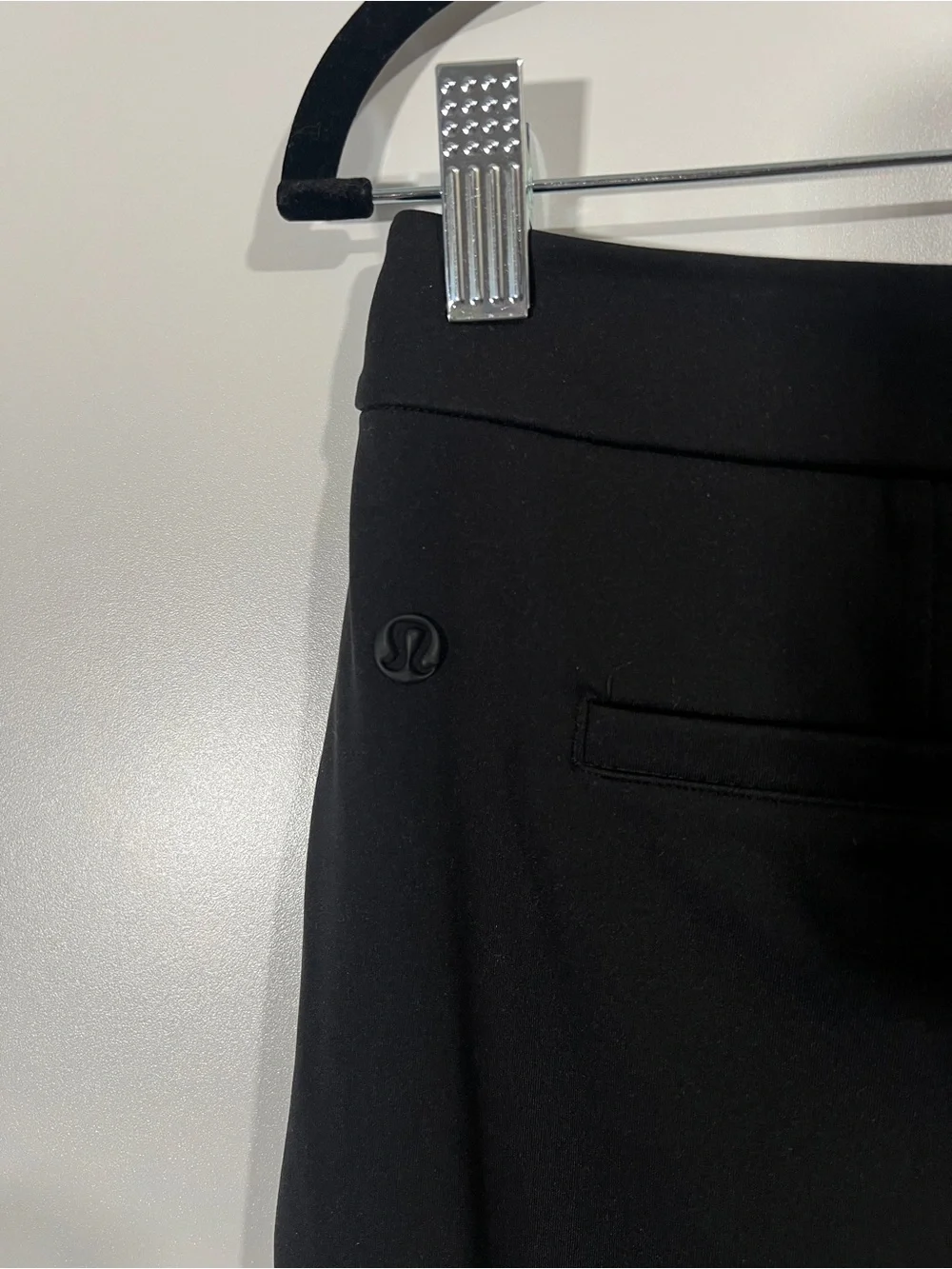 Lululemon Tapered-Leg Mid-Rise Pant 7/8 Length Luxstreme Size Medium Black